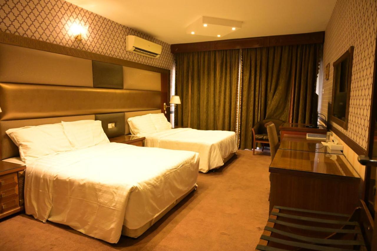 Abjad Crown Hotel Dubai Exterior foto