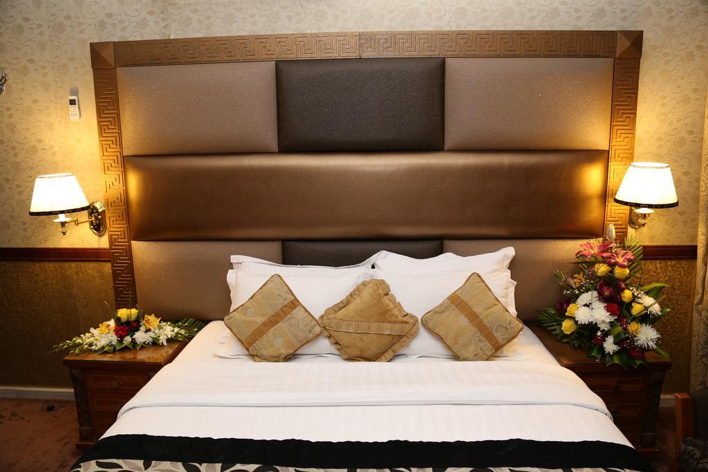 Abjad Crown Hotel Dubai Exterior foto